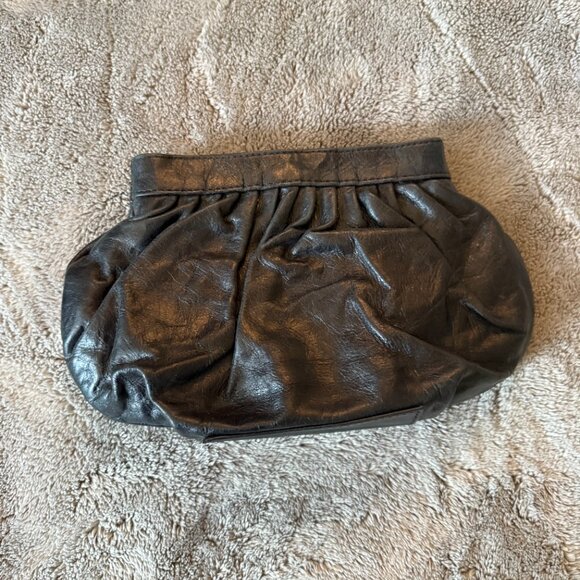 CC Skye Small Leather pouch bag - Picture 2 of 3